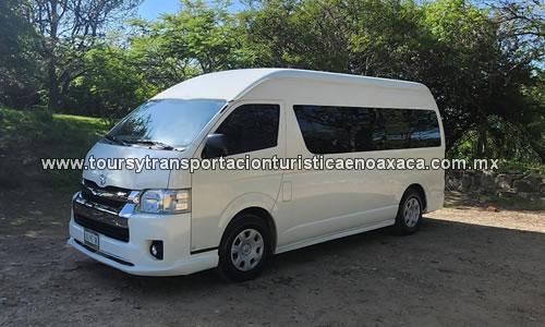 Renta de Camionetas Toyota Hiace con Chofer en Oaxaca